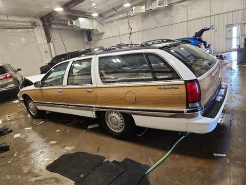 1995 Buick Roadmaster, VIN 1G4BR82P0SR401209. Фото 2 з 6 з аукціону Copart. Каталог авто зі США OpenDataCar.