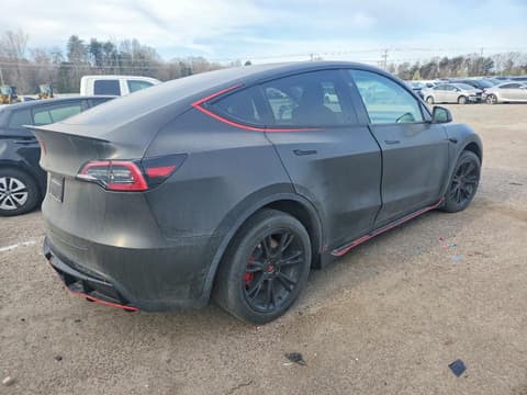 2024 Tesla Model Y, VIN 7SAYGDEEXRA262097. Фото 3 з 6 з аукціону Copart. Каталог авто зі США OpenDataCar.