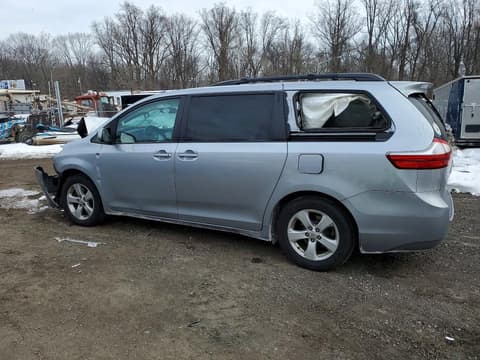 2015 Toyota Sienna, VIN 5TDKK3DC6FS673163. Фото 2 з 6 з аукціону Copart. Каталог авто зі США OpenDataCar.