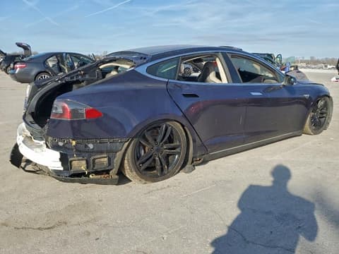 2014 Tesla Model S, VIN 5YJSA1H14EFP52611. Zdjęcie 3 z 6 z aukcji Copart. Katalog aut z USA OpenDataCar.
