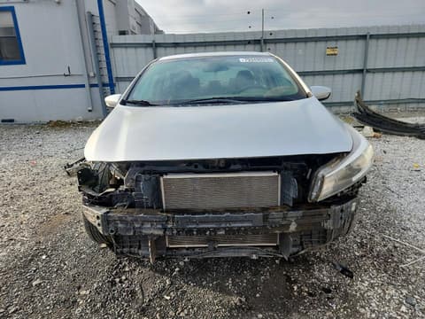 2017 Kia Forte, VIN 3KPFK4A74HE056758. Фото 5 з 6 з аукціону Copart. Каталог авто зі США OpenDataCar.