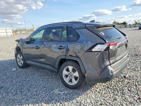 2021 Toyota RAV4, VIN 2T3W1RFV9MC098737. Фото 2 з 6 з аукціону Copart. Каталог авто зі США OpenDataCar.