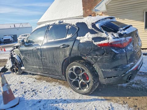 2022 Alfa romeo Stelvio, VIN ZASPAKBN5N7D37530. Фото 2 з 6 з аукціону Copart. Каталог авто зі США OpenDataCar.