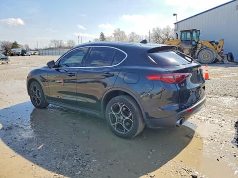 2018 Alfa romeo Stelvio, VIN ZASFAKAN4J7B82430. Фото 2 з 6 з аукціону Copart. Каталог авто зі США OpenDataCar.