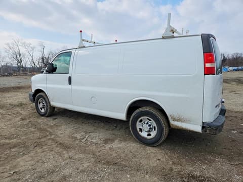 2013 Chevrolet Express 2500, VIN 1GCWGFCA6D1112041. Фото 2 з 6 з аукціону Copart. Каталог авто зі США OpenDataCar.