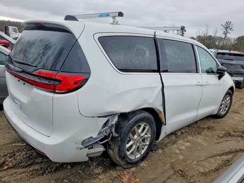 2024 Chrysler Pacifica, VIN 2C4RC1FGXRR116804. Фото 3 з 6 з аукціону Copart. Каталог авто зі США OpenDataCar.