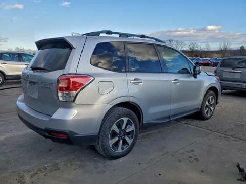 2018 Subaru Forester, VIN JF2SJAGCXJH551830. Фото 3 з 6 з аукціону Copart. Каталог авто зі США OpenDataCar.