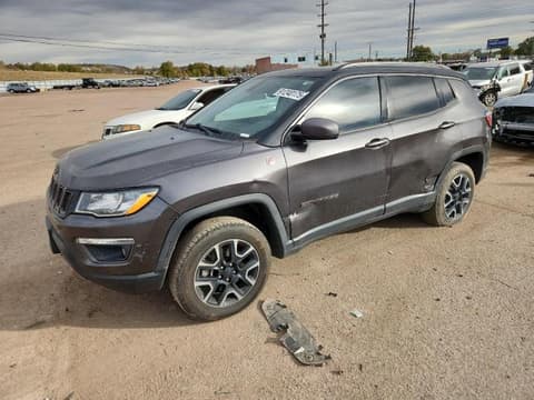 2019 Jeep Compass, VIN 3C4NJDDB4KT696745. Фото 1 з 6 з аукціону Copart. Каталог авто зі США OpenDataCar.
