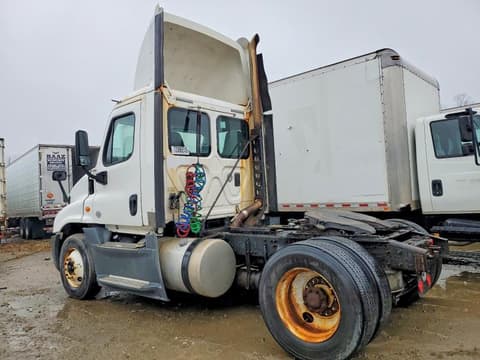 2016 Freightliner Cascadia 125, VIN 1FUBGEDV5GLHC5682. Photo 3 of 6 from Copart auction. OpenDataCar US salvage catalog.