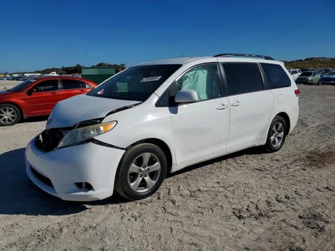 2014 Toyota Sienna, VIN 5TDKK3DC5ES500068. Фото 1 з 6 з аукціону Copart. Каталог авто зі США OpenDataCar.