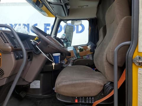 2017 Volvo VNL, VIN 4V4NC9EH2HN976171. Фото 5 из 6 с аукциона Copart. Каталог авто из США OpenDataCar.