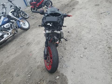 2024 Suzuki GSX800, VIN JS1EM13B7R7103945. Фото 2 з 6 з аукціону Copart. Каталог авто зі США OpenDataCar.