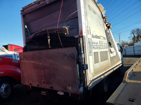 2006 Isuzu NPR, VIN JALC4B16767015447. Фото 3 з 6 з аукціону Copart. Каталог авто зі США OpenDataCar.