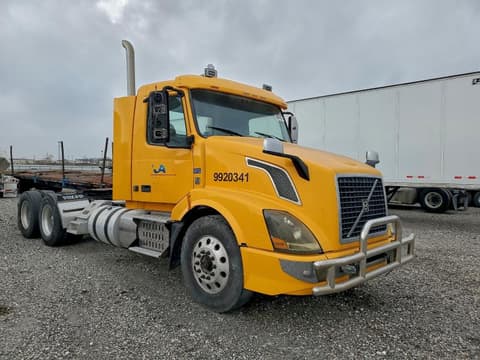 2016 Volvo VNL, VIN 4V4NC9EH5GN944040. Фото 1 з 6 з аукціону Copart. Каталог авто зі США OpenDataCar.