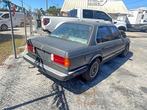 1987 Bmw 3 Series, VIN WBAAE6402H1712144. Zdjęcie 4 z 6 z aukcji Copart. Katalog aut z USA OpenDataCar.