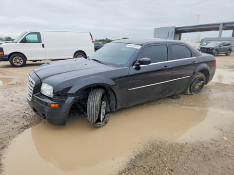 2008 Chrysler 300, VIN 2C3KA43R28H179886. Фото 1 из 6 с аукциона Copart. Каталог авто из США OpenDataCar.