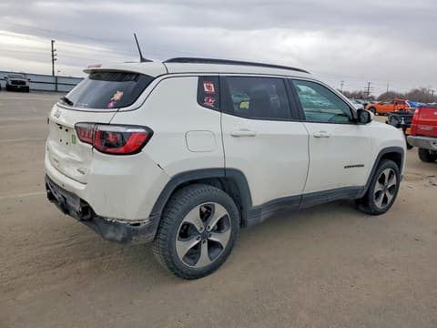 2017 Jeep Compass, VIN 3C4NJDBB8HT624250. Фото 3 из 6 с аукциона Copart. Каталог авто из США OpenDataCar.