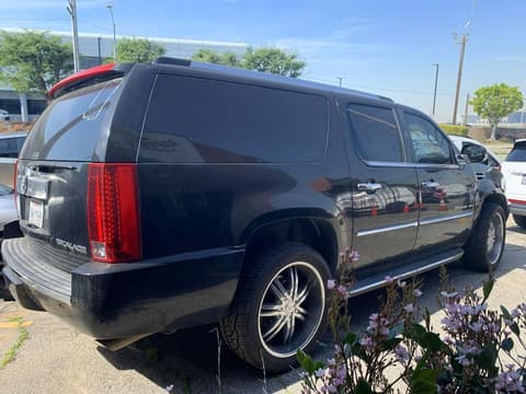 2011 Cadillac Escalade ESV, VIN 1GYS3GEF3BR269222. Photo 4 of 6 from Copart auction. OpenDataCar US salvage catalog.
