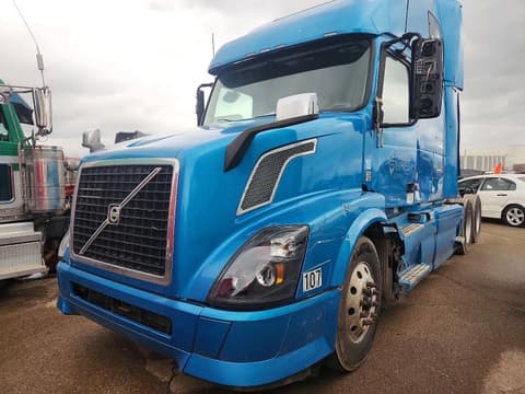 2015 Volvo VNL, VIN 4V4NC9EH7FN936228. Фото 2 з 6 з аукціону Copart. Каталог авто зі США OpenDataCar.