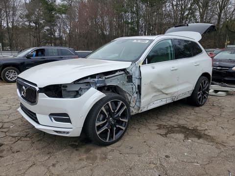 2021 Volvo XC60, VIN YV4102RL5M1710053. Фото 1 з 6 з аукціону Copart. Каталог авто зі США OpenDataCar.