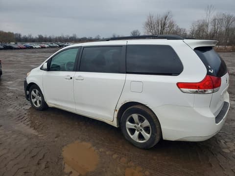 2012 Toyota Sienna, VIN 5TDKK3DC2CS241813. Фото 2 з 6 з аукціону Copart. Каталог авто зі США OpenDataCar.