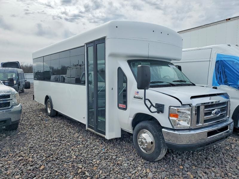 2017 Ford E-450