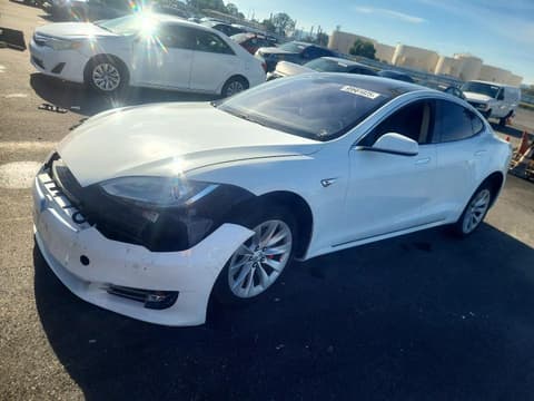 2014 Tesla Model S, VIN 5YJSA1H17EFP37763. Фото 1 з 6 з аукціону Copart. Каталог авто зі США OpenDataCar.
