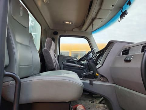 2016 Kenworth Construction, VIN 1XKYA48X7GJ496593. Фото 5 из 6 с аукциона Copart. Каталог авто из США OpenDataCar.