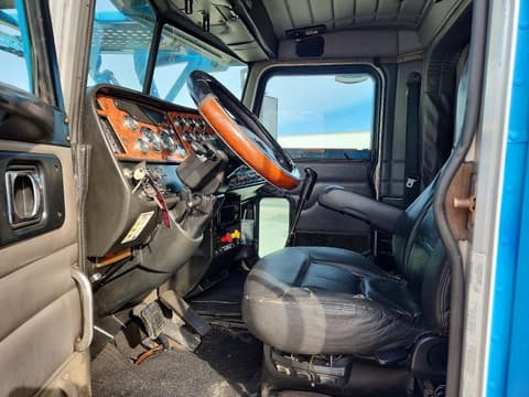 2005 Peterbilt 379, VIN 1NP5DB9X55D875055. Фото 5 з 6 з аукціону Copart. Каталог авто зі США OpenDataCar.