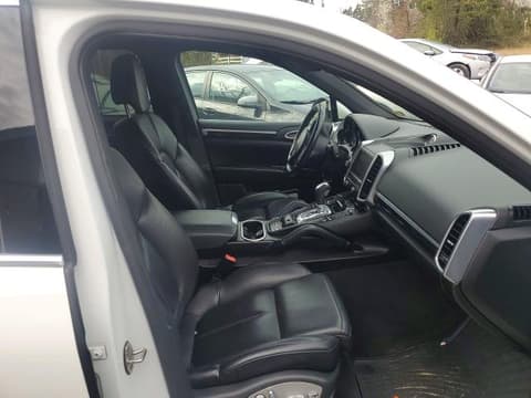 2012 Porsche Cayenne, VIN WP1AE2A28CLA92574. Фото 5 з 6 з аукціону Copart. Каталог авто зі США OpenDataCar.