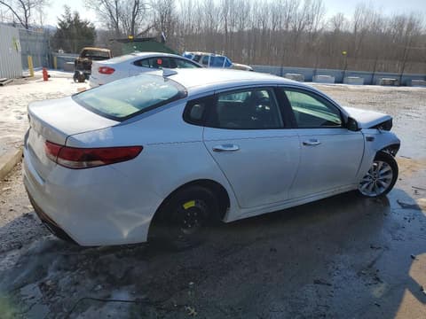 2017 Kia Optima, VIN 5XXGT4L35HG148142. Фото 3 з 6 з аукціону Copart. Каталог авто зі США OpenDataCar.