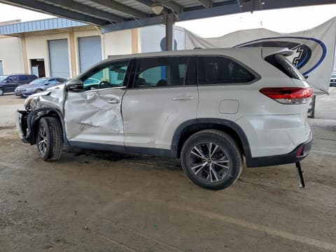 2019 Toyota Highlander, VIN 5TDZZRFH5KS321644. Фото 2 з 6 з аукціону Copart. Каталог авто зі США OpenDataCar.