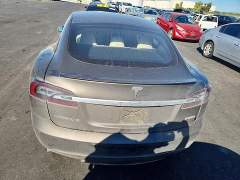 2015 Tesla Model S, VIN 5YJSA1E40FF114985. Фото 6 з 6 з аукціону Copart. Каталог авто зі США OpenDataCar.