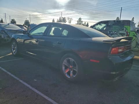 2013 Dodge Charger, VIN 2C3CDXHG4DH513009. Фото 2 з 6 з аукціону Copart. Каталог авто зі США OpenDataCar.