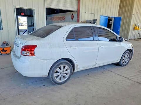 2011 Toyota Yaris, VIN JTDBT4K33B1398073. Фото 3 з 6 з аукціону Copart. Каталог авто зі США OpenDataCar.