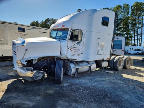 1996 Freightliner Fld120, VIN 2FUYDXYB2TA676330. Zdjęcie 2 z 6 z aukcji Copart. Katalog aut z USA OpenDataCar.