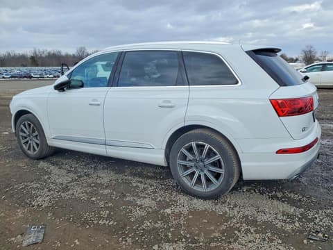 2019 Audi Q7, VIN WA1LHAF75KD047319. Фото 2 из 6 с аукциона Copart. Каталог авто из США OpenDataCar.