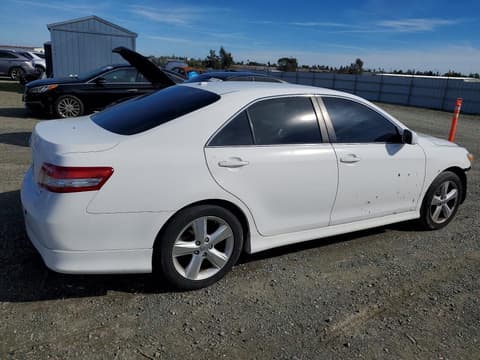2011 Toyota Camry, VIN 4T1BF3EK2BU611383. Фото 3 з 6 з аукціону Copart. Каталог авто зі США OpenDataCar.