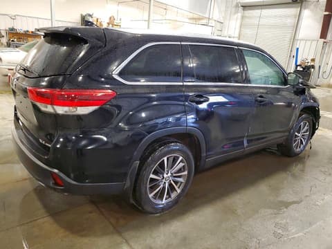 2019 Toyota Highlander, VIN 5TDJZRFH2KS627889. Zdjęcie 3 z 6 z aukcji Copart. Katalog aut z USA OpenDataCar.