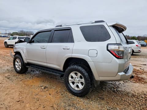 2020 Toyota 4Runner, VIN JTEBU5JR4L5784841. Фото 2 з 6 з аукціону Copart. Каталог авто зі США OpenDataCar.