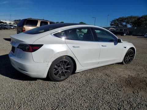 2019 Tesla Model 3, VIN 5YJ3E1EA8KF317518. Фото 3 из 6 с аукциона Copart. Каталог авто из США OpenDataCar.