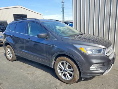 2018 Ford Escape, VIN 1FMCU0GD3JUC61395. Фото 4 з 6 з аукціону Copart. Каталог авто зі США OpenDataCar.