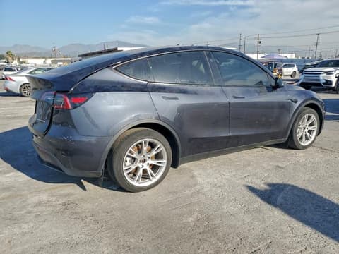 2024 Tesla Model Y, VIN 7SAYGDEE7RA228327. Фото 3 з 6 з аукціону Copart. Каталог авто зі США OpenDataCar.