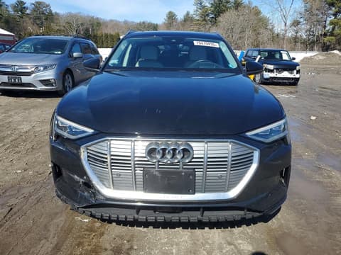 2019 Audi e-tron, VIN WA1VABGE7KB010445. Фото 5 з 6 з аукціону Copart. Каталог авто зі США OpenDataCar.