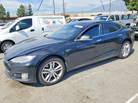 2013 Tesla Model S, VIN 5YJSA1CP8DFP11764. Фото 1 з 6 з аукціону Copart. Каталог авто зі США OpenDataCar.