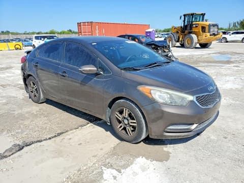 2015 Kia Forte, VIN KNAFX4A64F5347727. Фото 4 з 6 з аукціону Copart. Каталог авто зі США OpenDataCar.