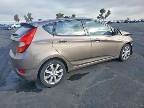 2013 Hyundai Accent, VIN KMHCU5AEXDU138129. Zdjęcie 3 z 6 z aukcji Copart. Katalog aut z USA OpenDataCar.