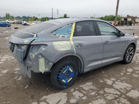 2025 Audi Q4 e-tron Sportback, VIN WA13UBFZ7SP020611. Фото 3 из 6 с аукциона Copart. Каталог авто из США OpenDataCar.