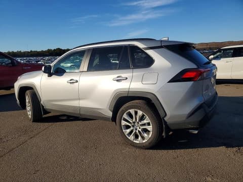 2025 Toyota RAV4, VIN 2T3A1RFV0SW602422. Фото 2 из 6 с аукциона Copart. Каталог авто из США OpenDataCar.