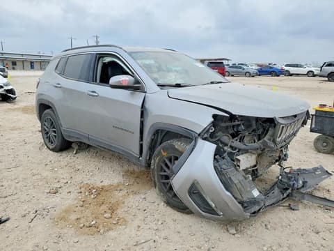 2019 Jeep Compass, VIN 3C4NJDBB0KT741635. Фото 4 з 6 з аукціону Copart. Каталог авто зі США OpenDataCar.